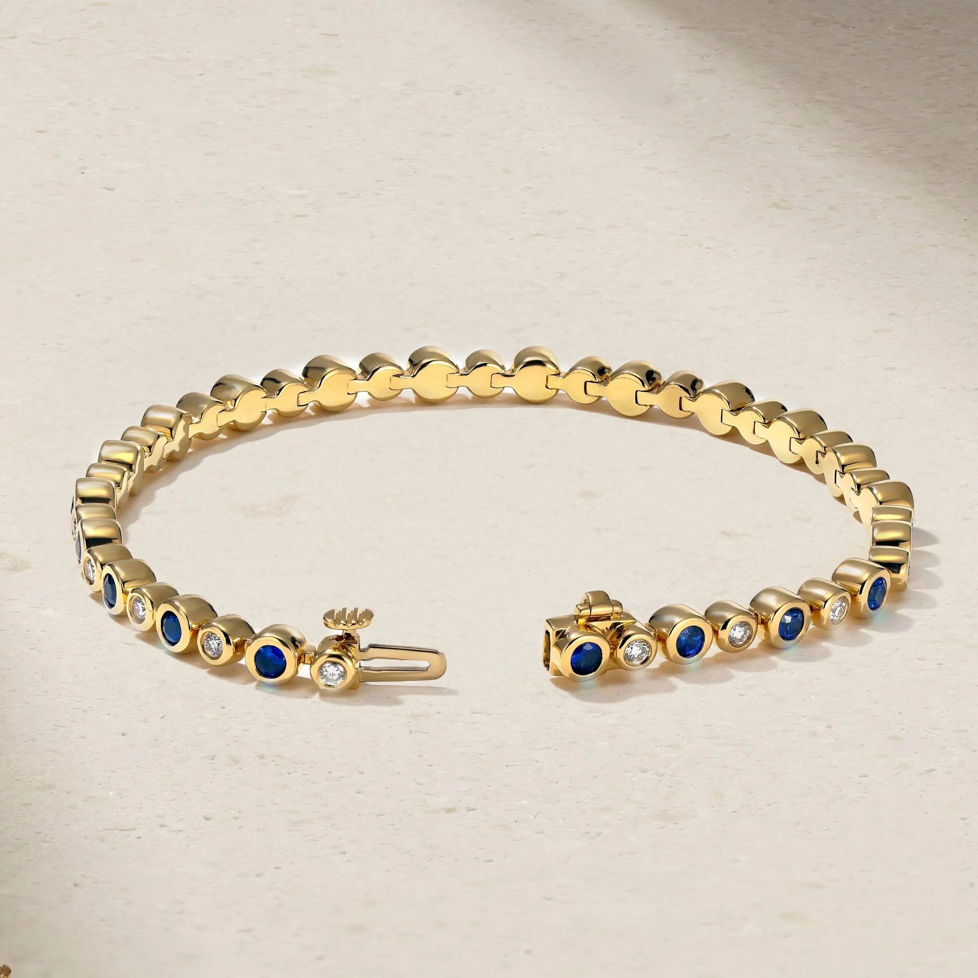 Diamond & Sapphire Alternating Bezel Set in 18ct gold bracelet showing clasp