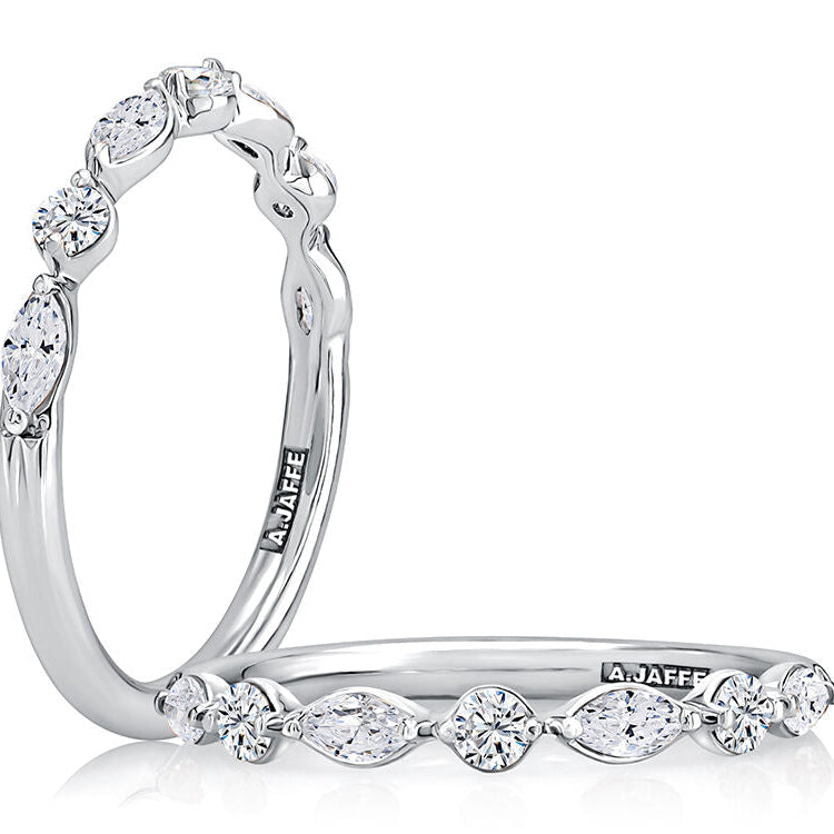 A Jaffe Alternating Petite Diamond Band