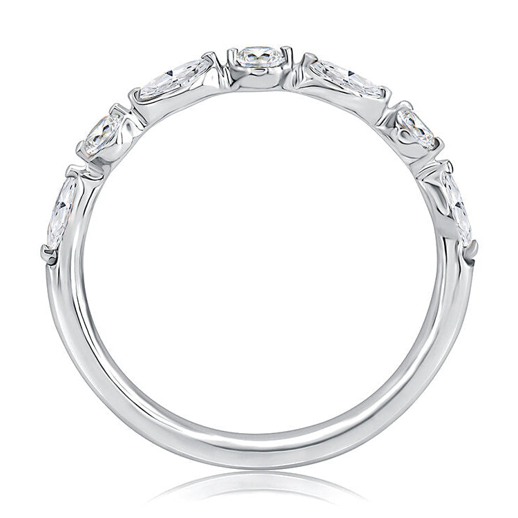 A Jaffe Alternating Petite Diamond Band