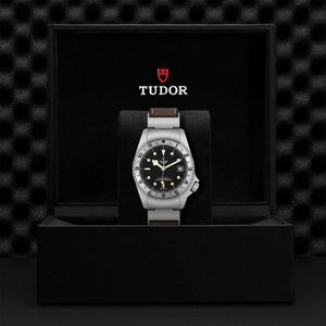 Tudor Black Bay P01 M70150-0001 presentation box